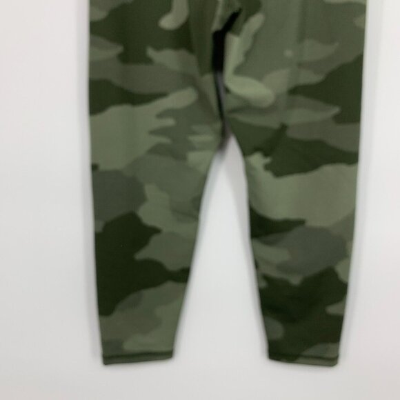 Aerie Offline Leggings High Rise 7/8 Green Camo Pull On Short Inseam - Picture 7 of 9